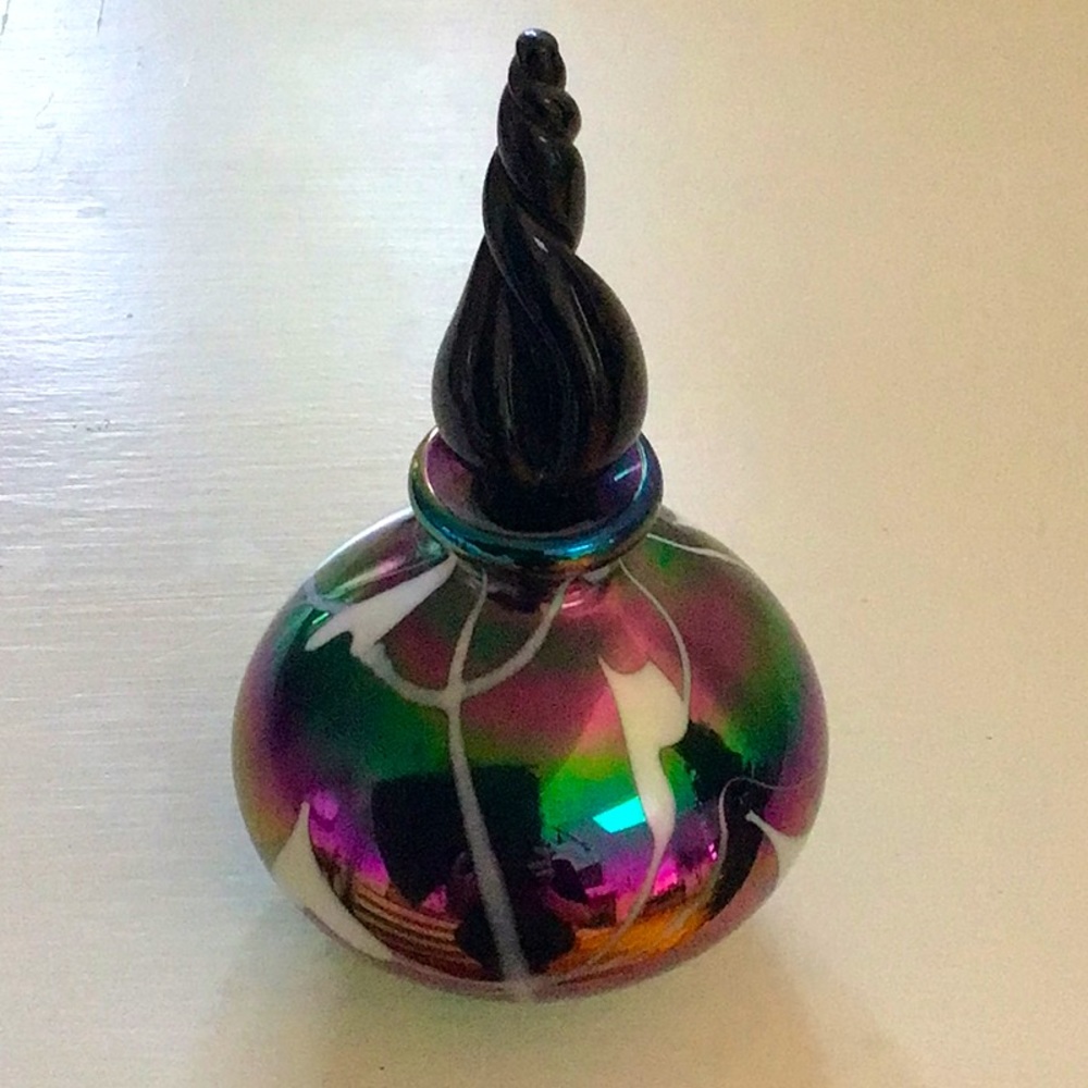 📦 Perfume Bottle